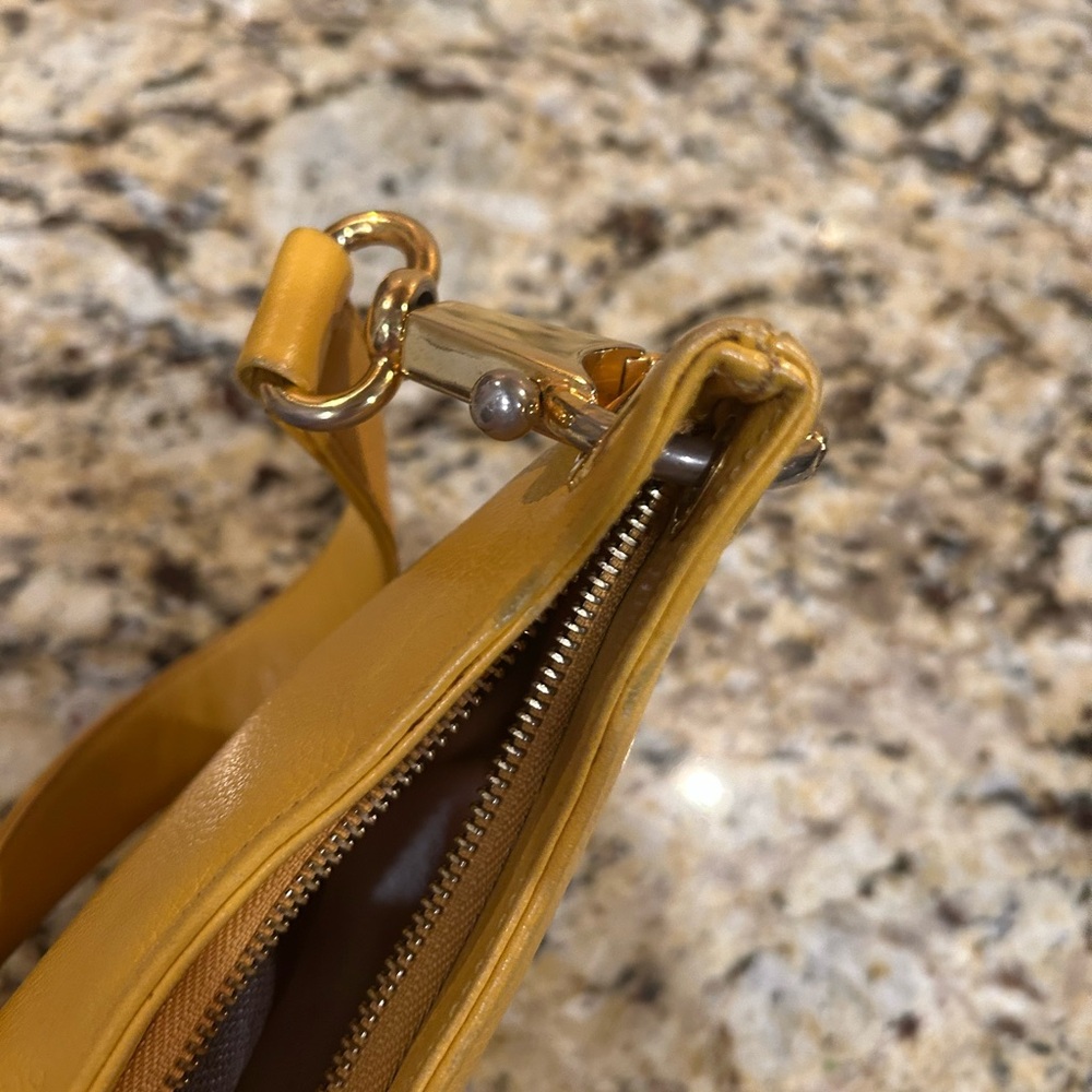 MCM yellow shoulder bag. - Picture 10 of 13